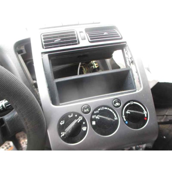 toyota avensis berlina (t 22) del año 2001