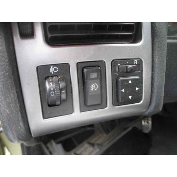 toyota avensis berlina (t 22) del año 2001