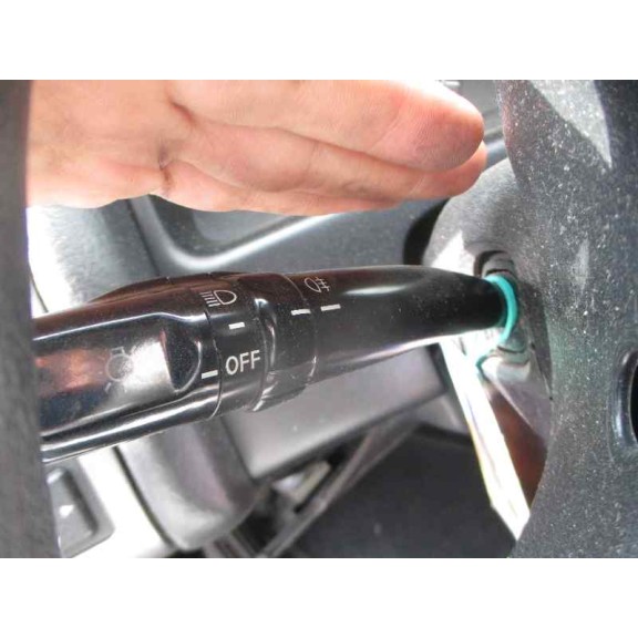 toyota avensis berlina (t 22) del año 2001