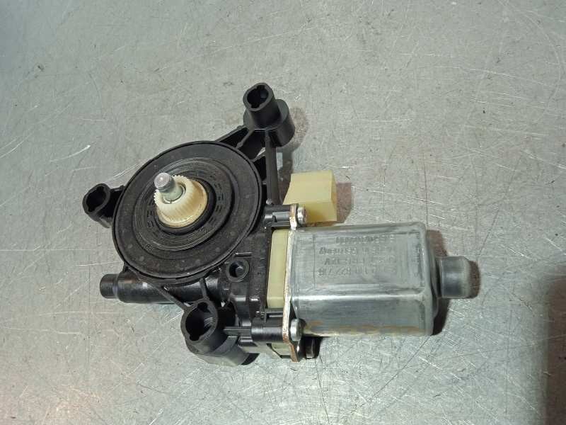 Recambio de motor elevalunas delantero derecho para seat leon (5f1) style referencia OEM IAM 5Q0959802B  