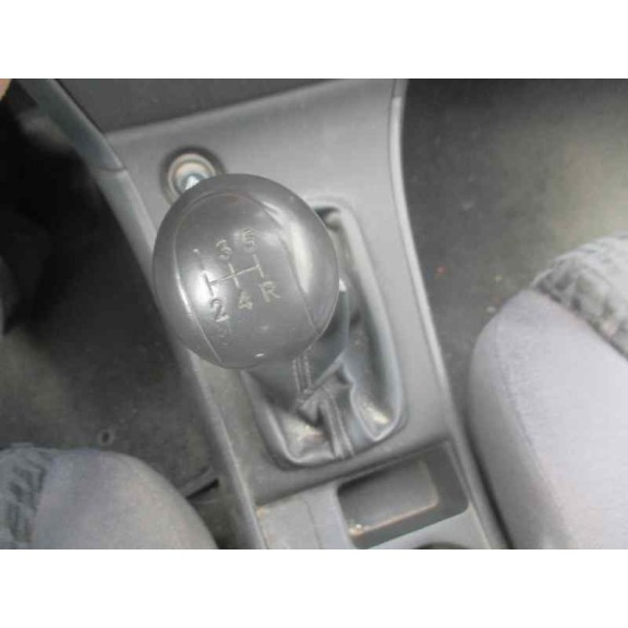 toyota corolla (e12) del año 2004