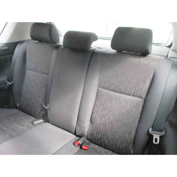 toyota corolla (e12) del año 2004