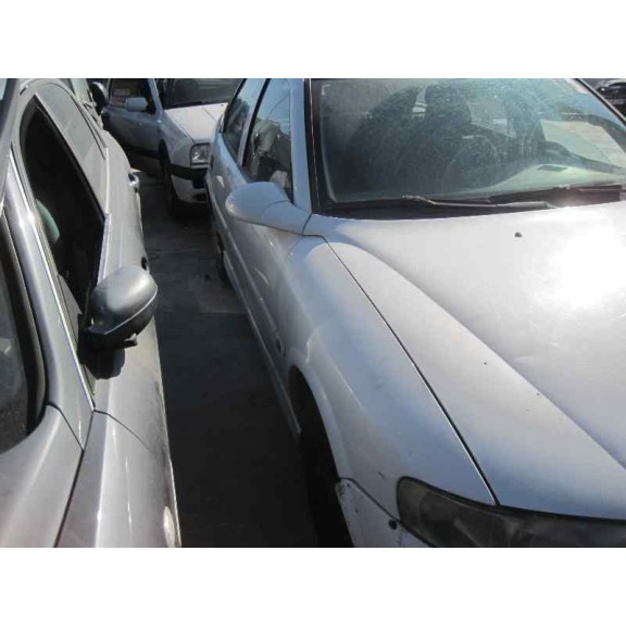 opel vectra b berlina del año 2001