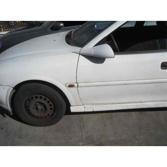 opel vectra b berlina del año 2001