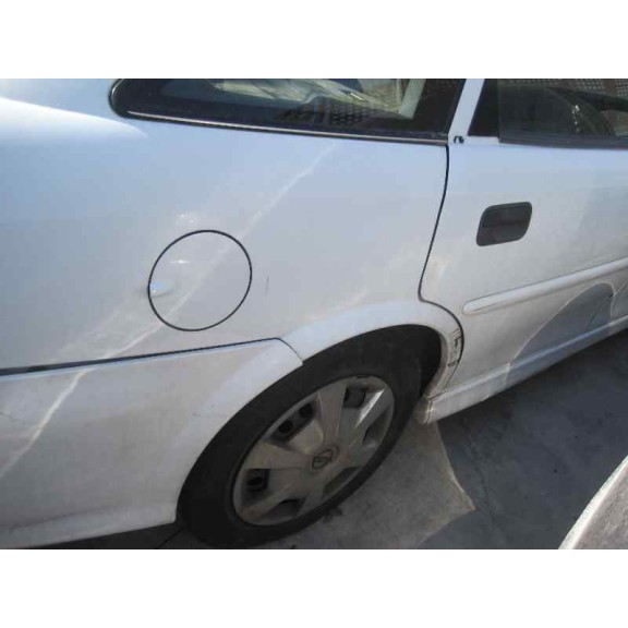 opel vectra b berlina del año 2001