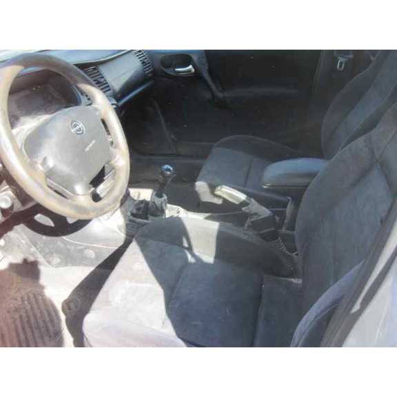 opel vectra b berlina del año 2001