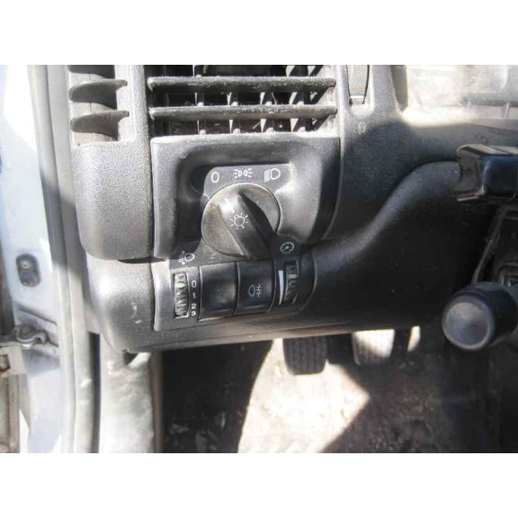 opel vectra b berlina del año 2001