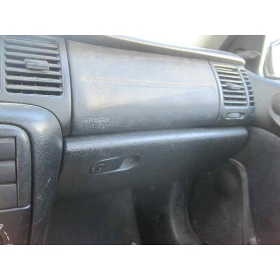 opel vectra b berlina del año 2001