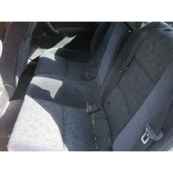 opel vectra b berlina del año 2001