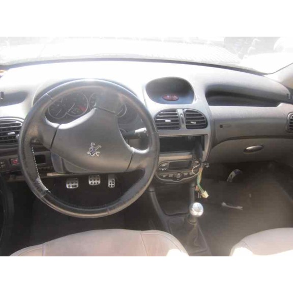 peugeot 206 berlina del año 2005