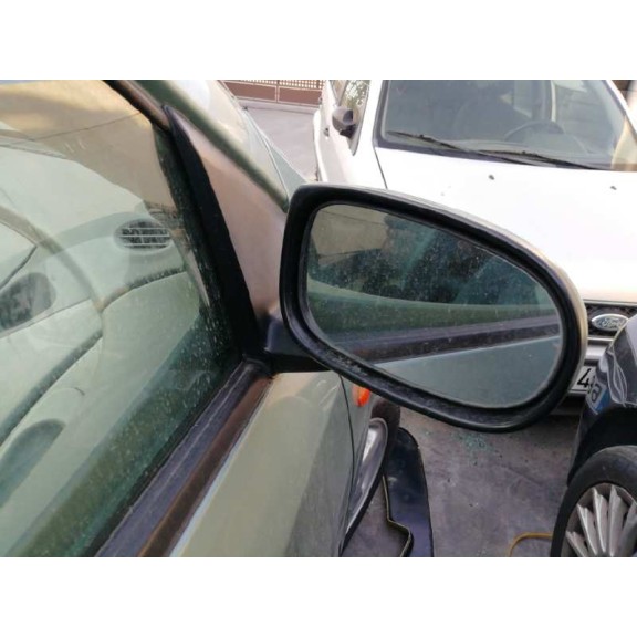 nissan almera tino (v10m) del año 2002