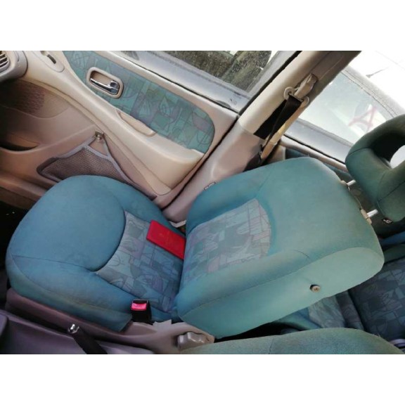 nissan almera tino (v10m) del año 2002