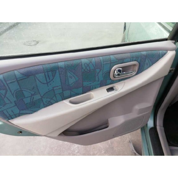 nissan almera tino (v10m) del año 2002