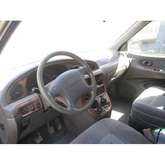 kia carnival del año 2001