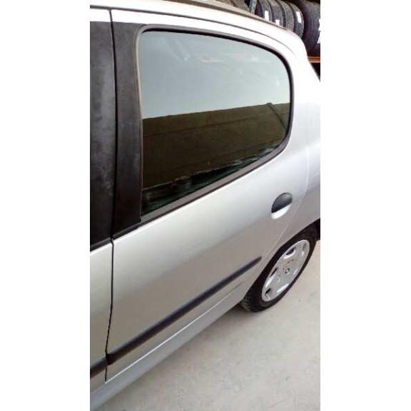 peugeot 206 berlina del año 2002