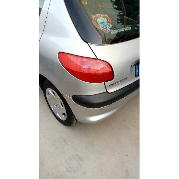 peugeot 206 berlina del año 2002