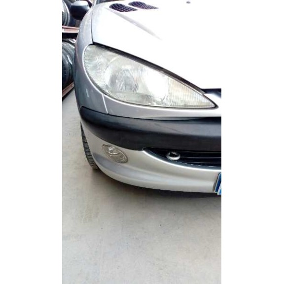 peugeot 206 berlina del año 2002