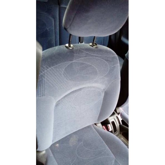 peugeot 206 berlina del año 2002