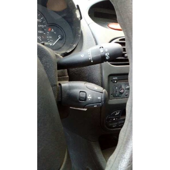 peugeot 206 berlina del año 2002