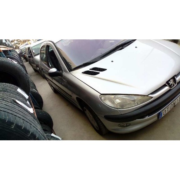 peugeot 206 berlina del año 2002