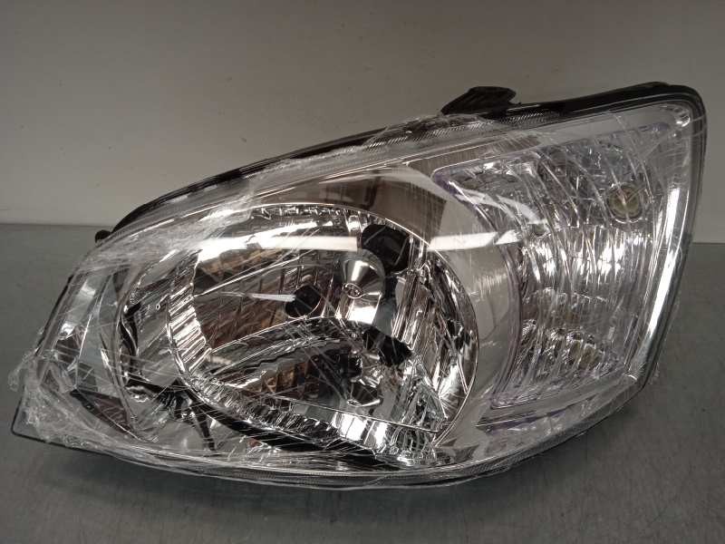 Recambio de faro izquierdo para hyundai getz (tb) referencia OEM IAM 921101C010 NUEVO H4 02--05
