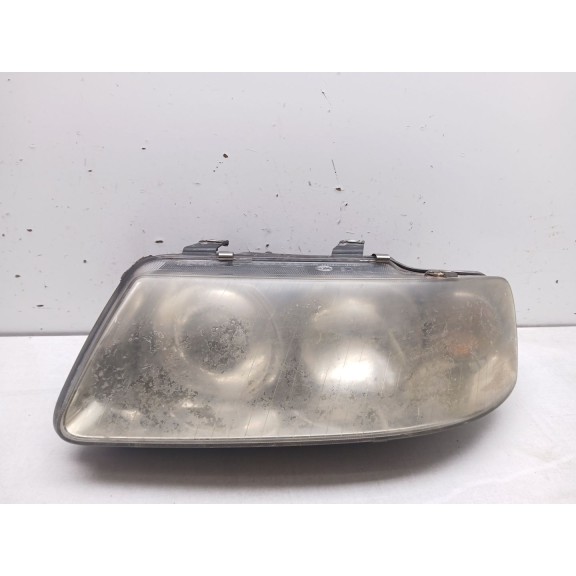 Recambio de faro izquierdo para audi a3 (8l1) 1.6 referencia OEM IAM   
