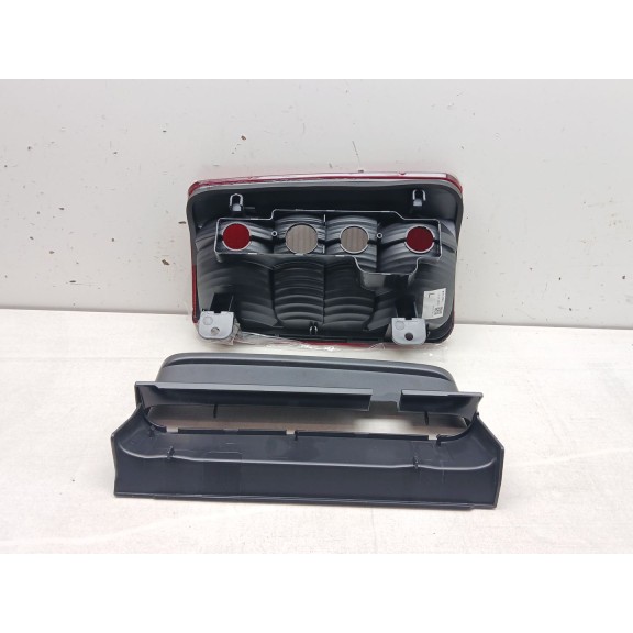 Recambio de piloto trasero izquierdo para volkswagen caddy ka/kb (2k) referencia OEM IAM 2K0945095P  