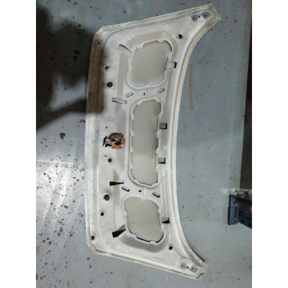 Recambio de capot para kia venga basic referencia OEM IAM 664001P000 BLANCO GOLPE EN LA PUNTA DERECHA