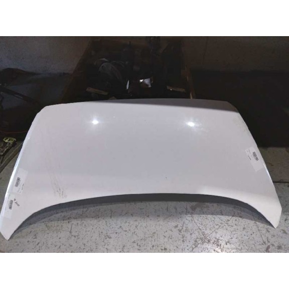 Recambio de capot para kia venga basic referencia OEM IAM 664001P000 BLANCO GOLPE EN LA PUNTA DERECHA