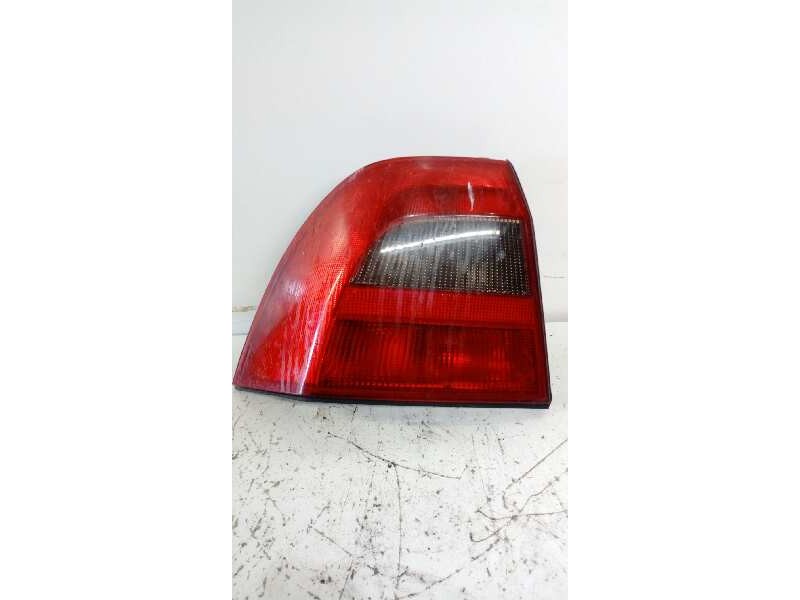 Recambio de piloto trasero izquierdo para opel vectra b berlina básico (1999) referencia OEM IAM SIN REF.  