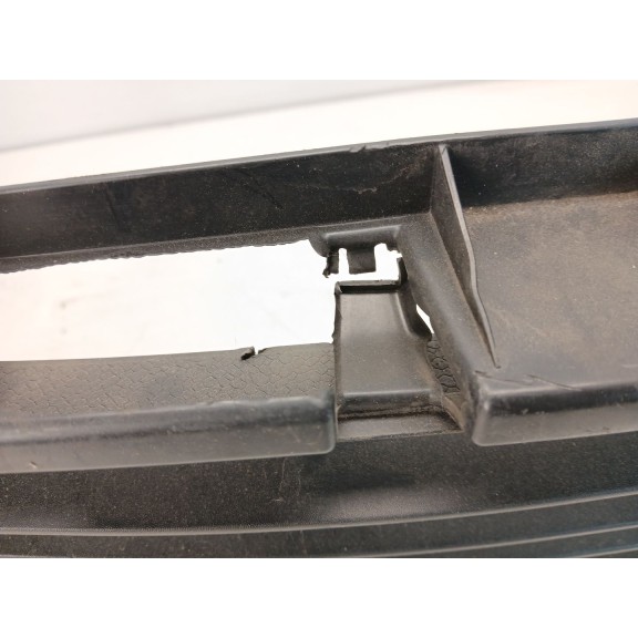 Recambio de paragolpes delantero para renault captur zen referencia OEM IAM 620842933R  