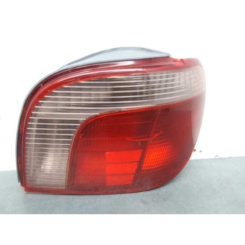 PILOTO TRASERO DERECHO 815500D010 TIENE RAJA POR DENTRO 