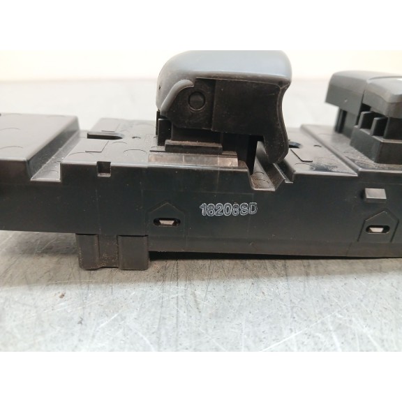 Recambio de mando elevalunas delantero izquierdo para nissan micra v (k14) 1.5 dci referencia OEM IAM 18208SD  