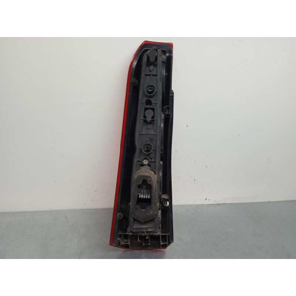 Recambio de piloto trasero derecho para opel meriva cosmo referencia OEM IAM 13203392  