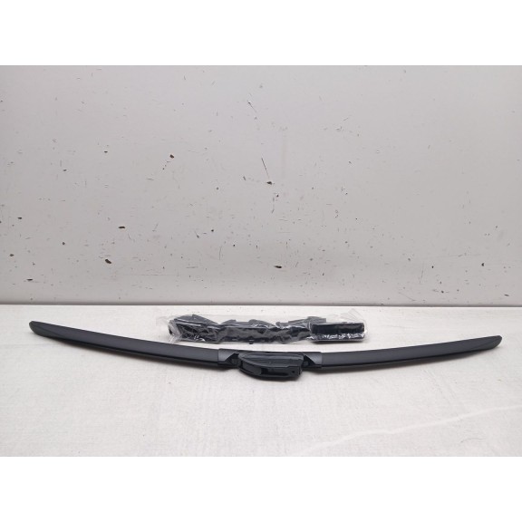 Recambio de escobilla limpia para peugeot 3008 referencia OEM IAM cgaf2460  60 cm 24´´ flexible