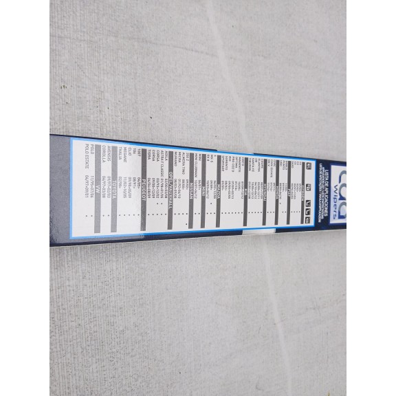 Recambio de escobilla limpia para peugeot 3008 referencia OEM IAM universal cgau1845  45 cm 18´´