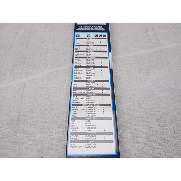 Recambio de escobilla limpia para peugeot 3008 referencia OEM IAM universal cgau1845  45 cm 18´´