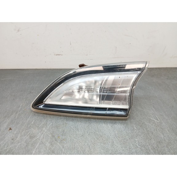 Recambio de piloto trasero derecho interior para mazda 3 (bl) 1.6 mzr (bl14) referencia OEM IAM P8241  