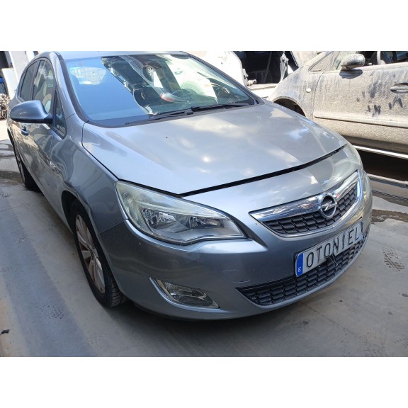 opel astra j (p10) del año 2010