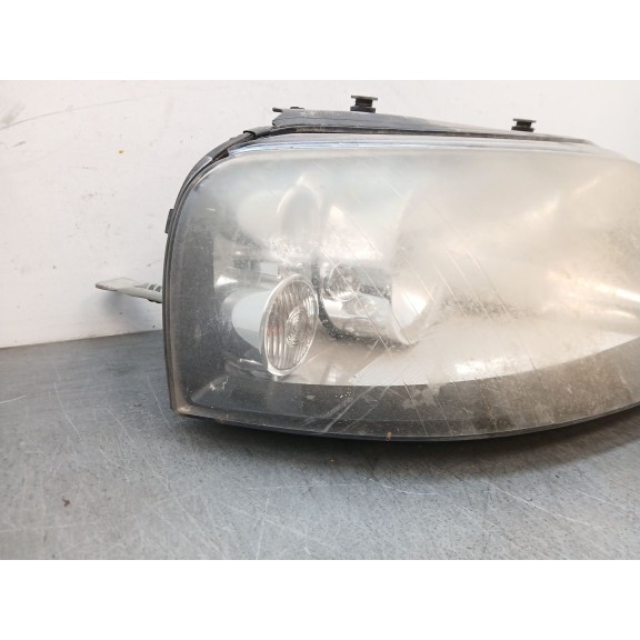 Recambio de faro derecho para seat alhambra (7v8, 7v9) 2.0 tdi referencia OEM IAM 0301182212  