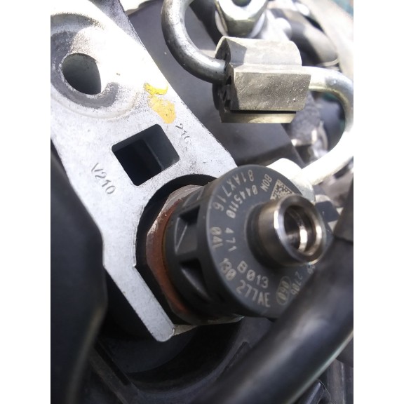 Recambio de inyector para audi a5 (8t3) 2.0 tdi referencia OEM IAM 0445110471  04L130277AE