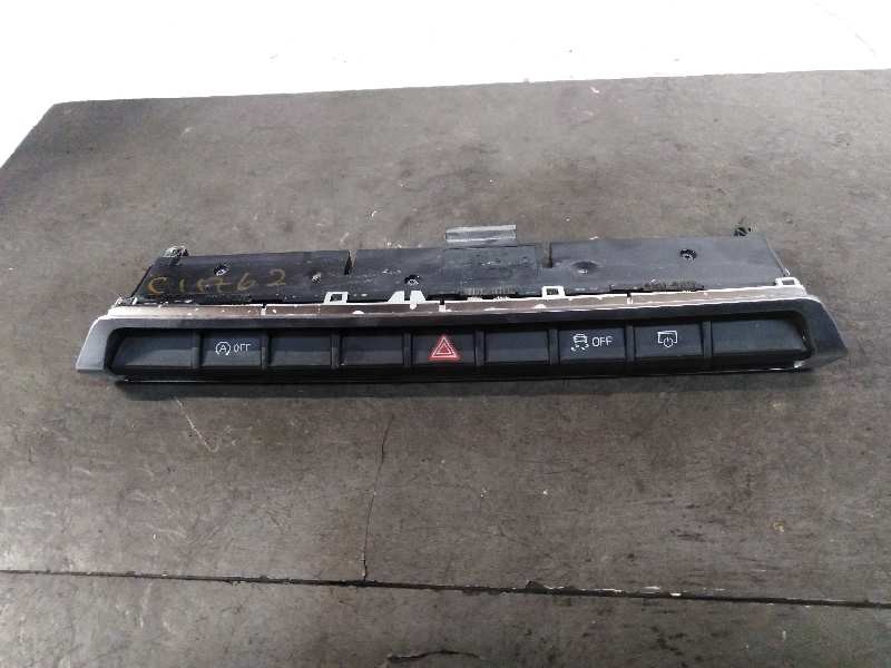 Recambio de warning para audi q2 (gab) sport edition referencia OEM IAM 5JT10134079  5JT10134079 / 81A925301C