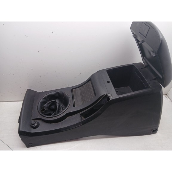 Recambio de apoyabrazos central para ssangyong actyon sports 200 xdi limited 4wd referencia OEM IAM 7795131000 7793132000 