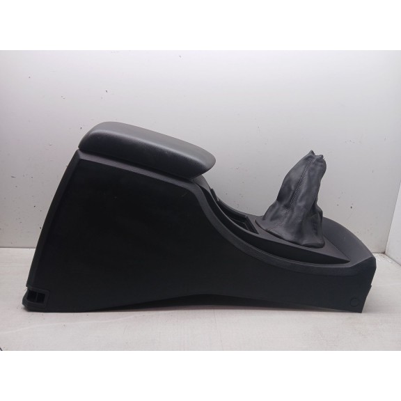 Recambio de apoyabrazos central para ssangyong actyon sports 200 xdi limited 4wd referencia OEM IAM 7795131000 7793132000 