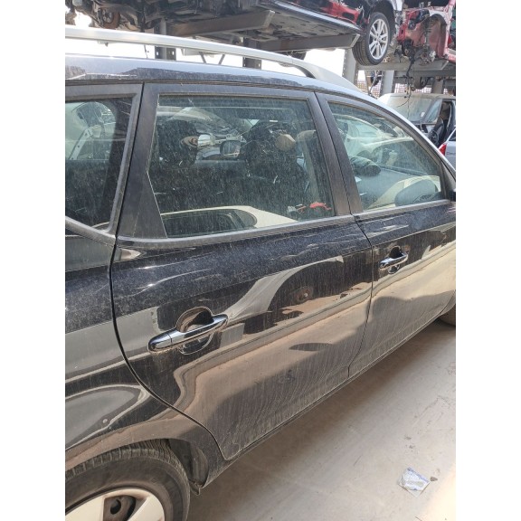 Recambio de puerta trasera derecha para kia cee´d sw (ed) 1.6 referencia OEM IAM   