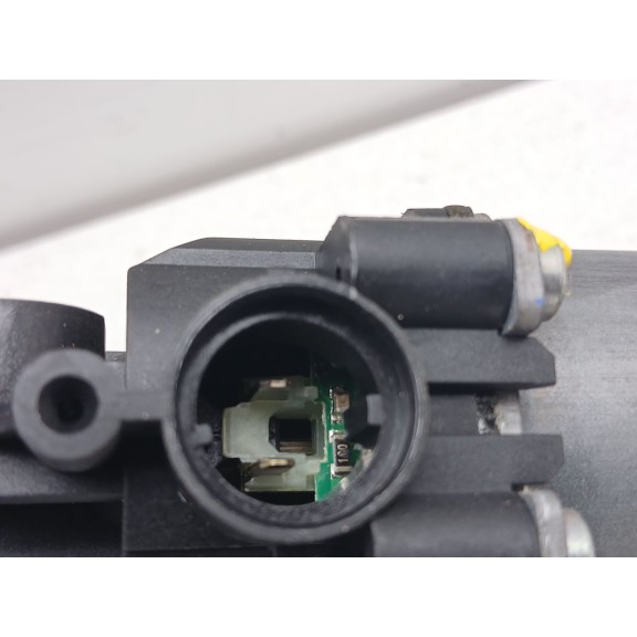 Recambio de motor elevalunas trasero izquierdo para hyundai ix35 1.7 crdi cat referencia OEM IAM 402354b  