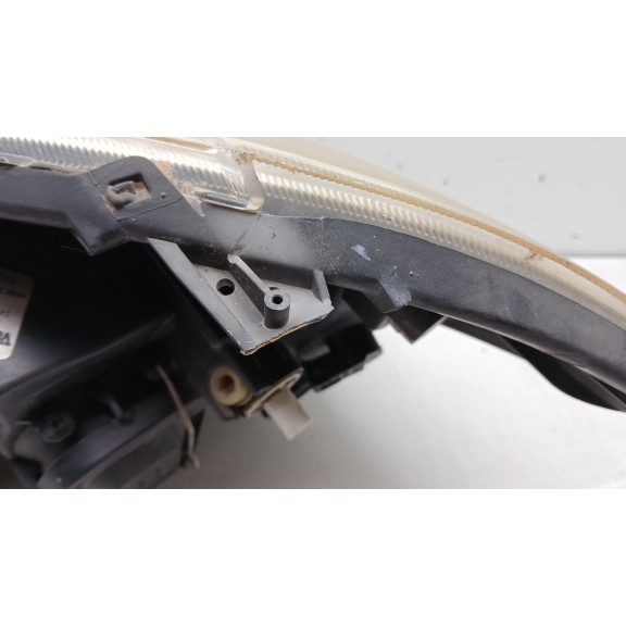 Recambio de faro derecho para toyota corolla (_e12_) 1.4 d (nde120_) referencia OEM IAM 8111002381 89900169 