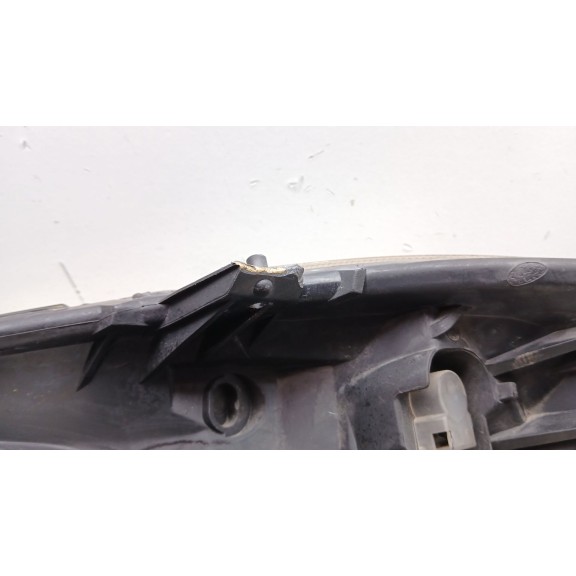 Recambio de faro derecho para toyota corolla (_e12_) 1.4 d (nde120_) referencia OEM IAM 8111002381 89900169 