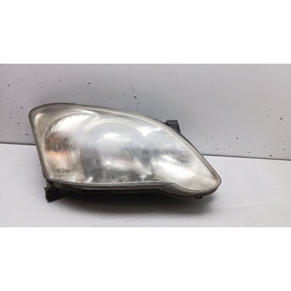 Recambio de faro derecho para toyota corolla (_e12_) 1.4 d (nde120_) referencia OEM IAM 8111002381 89900169 