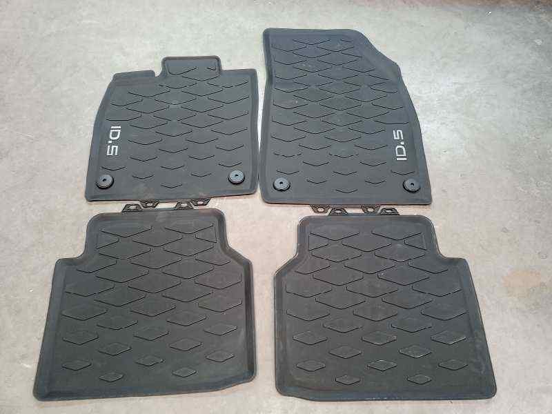 Recambio de moqueta para volkswagen id.3 (e11) referencia OEM IAM 11E05150082V DELANTERA Y TRASERA ALFOMBRILLAS DE GOMA